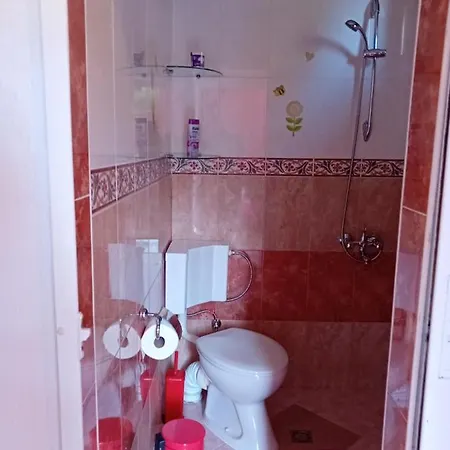 Apartment стела